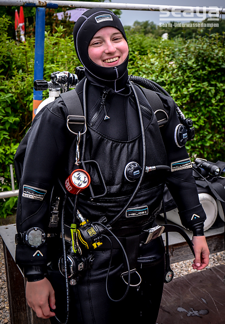 Test diver for SeaYa underwater lamps